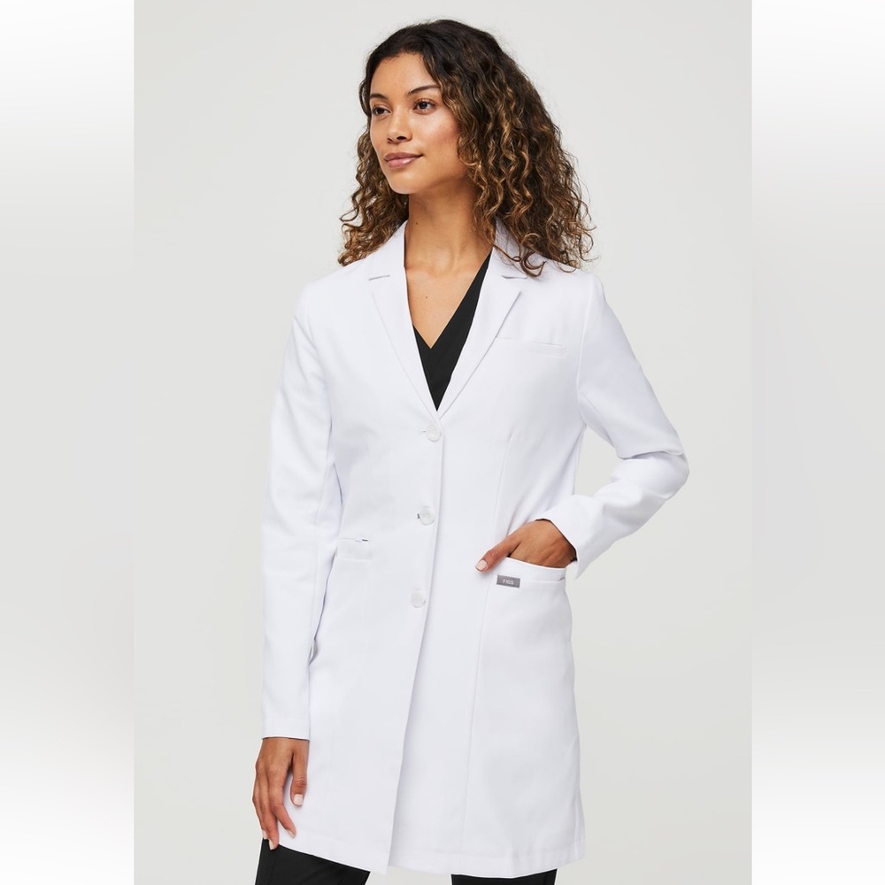 *SOLD* Figs Women's White Bellevue - Slim Long Lab Coat NWT